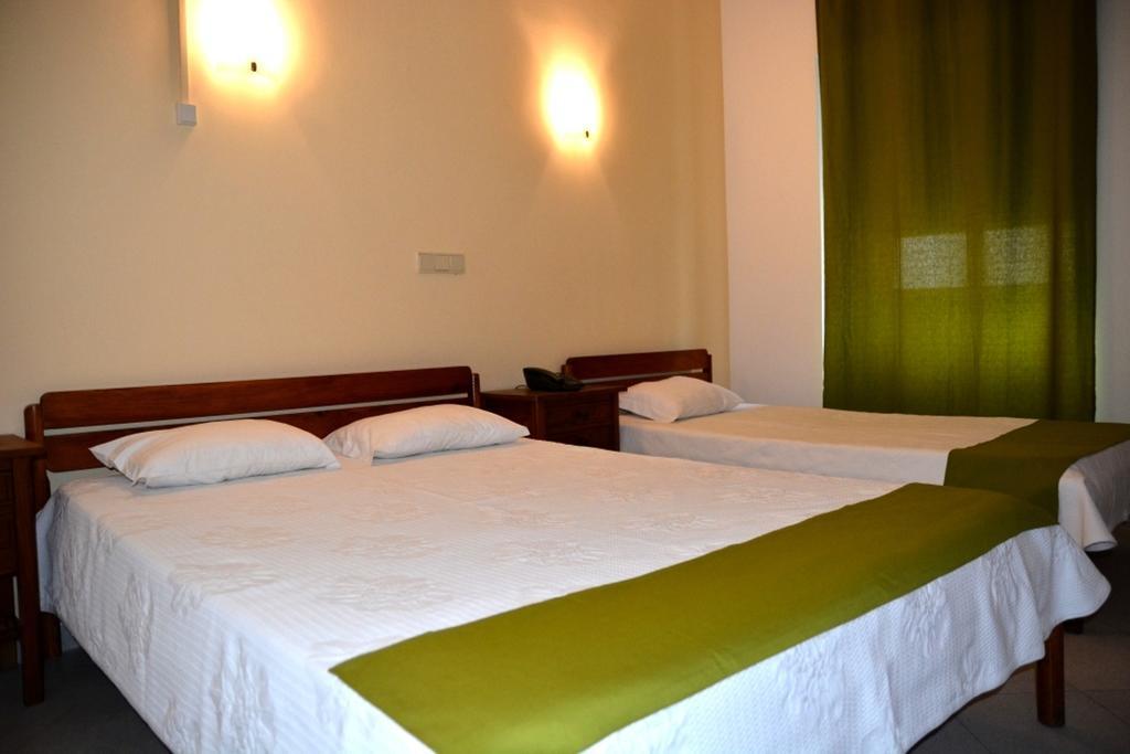 Residencial A Doca Hotel Faro Room photo